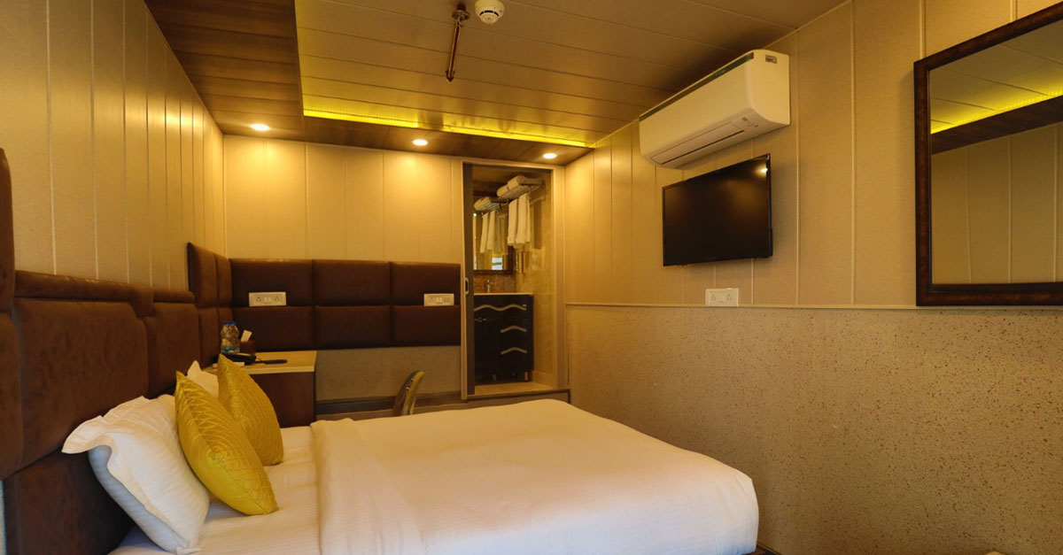 Luxury sleeping pods for all you avid travelers, available now at Delhi Airport!